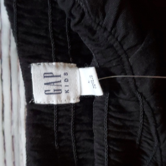 🆕️ GAP GIRLS BLACK CROP TOP 🖤 - Picture 5 of 7